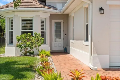 $650,000 | 2705 Linda Drive, Naples, FL 34112