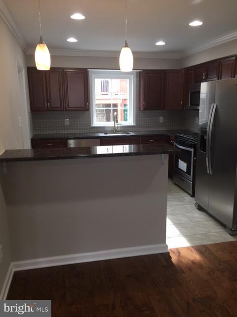 6940 Guilford Road Upper Darby, PA 19082 - Photo 5 of 24