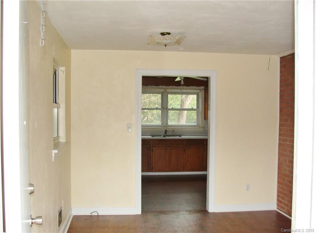 1340 33rd Street Southeast Conover, NC 28613 - Photo 3 of 24 Gallery Image 3