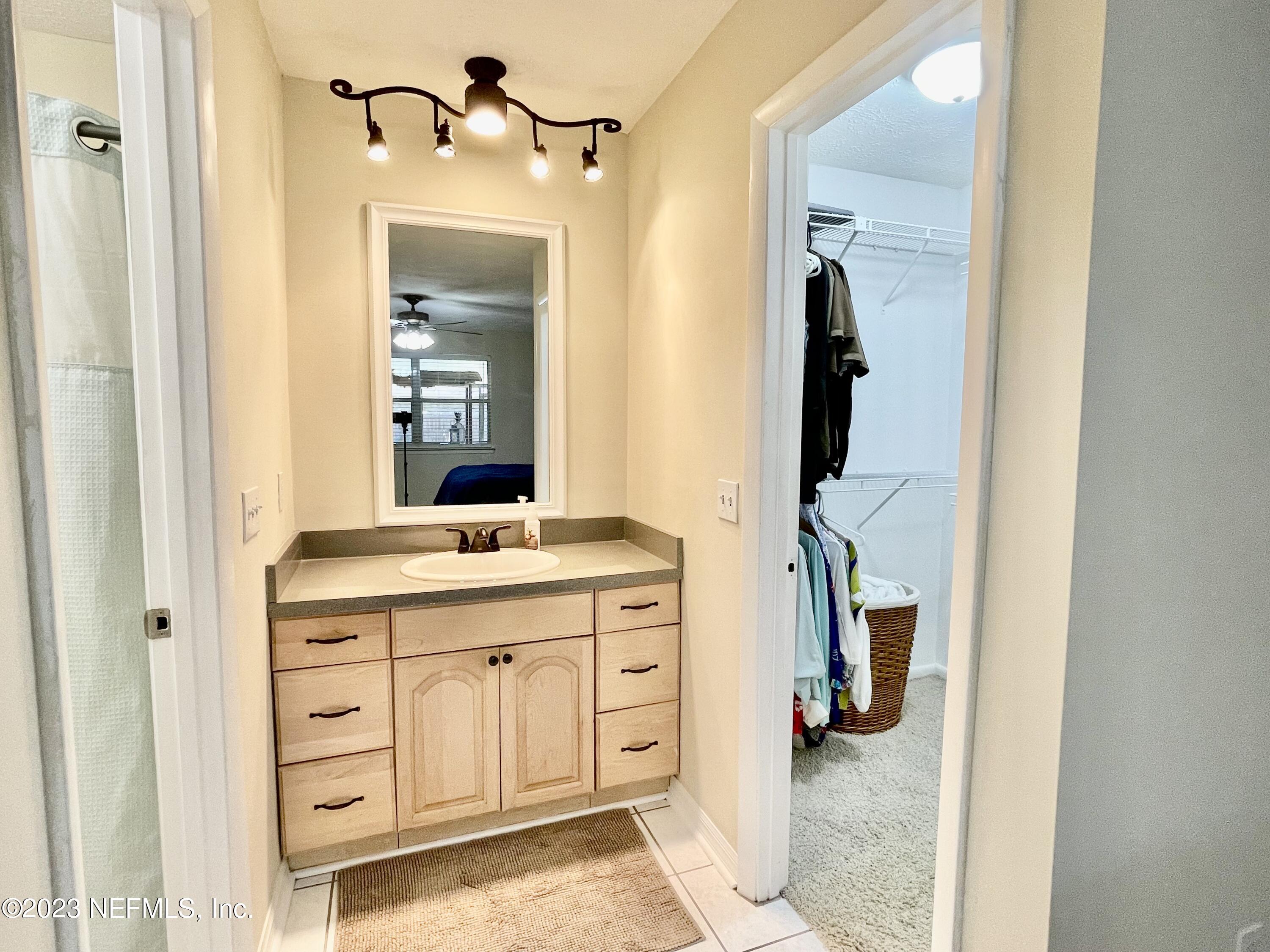 8250 Collins Road Jacksonville, FL 32244 - Photo 22 of 43 Master Vanity