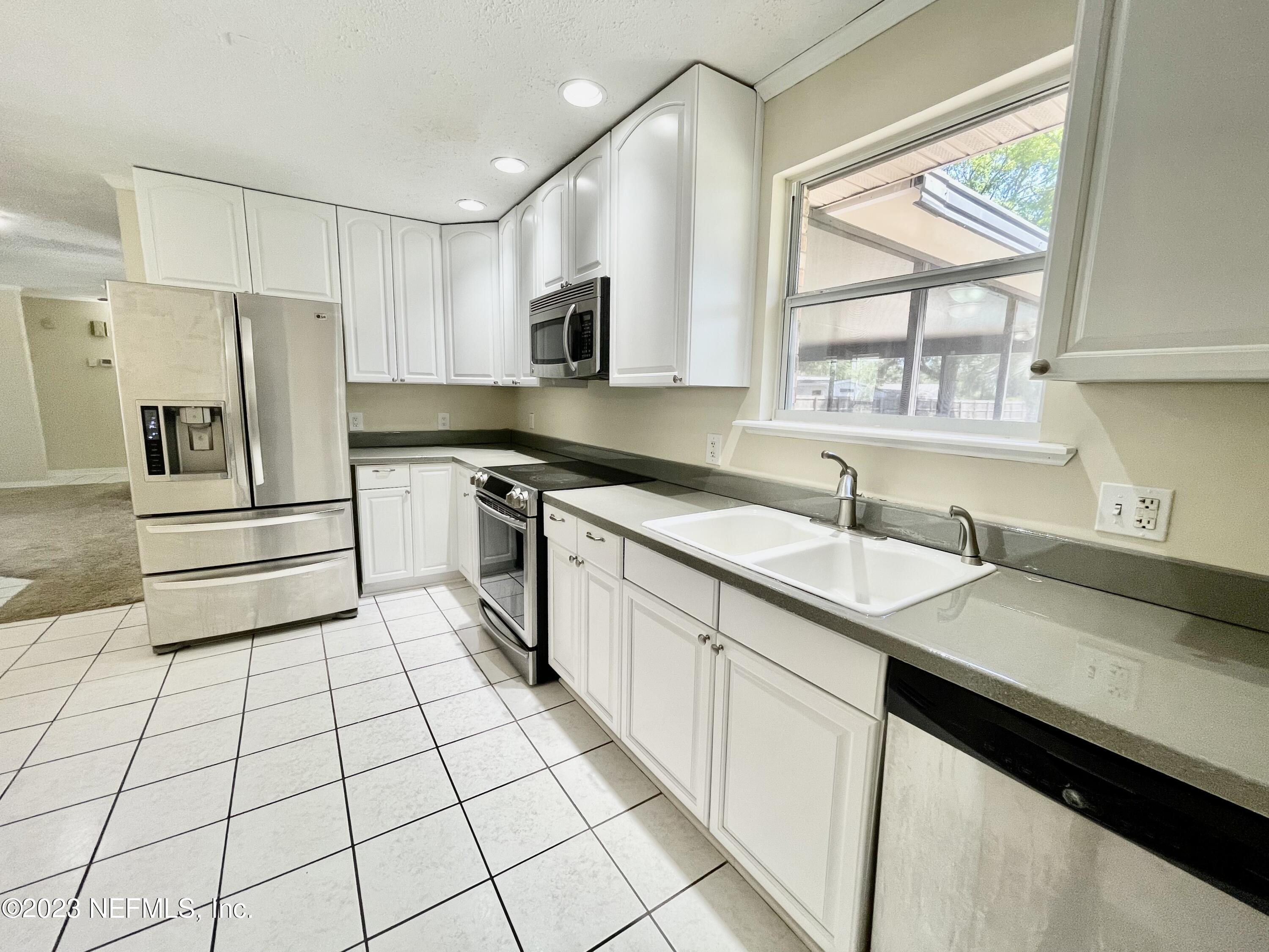 8250 Collins Road Jacksonville, FL 32244 - Photo 6 of 43 Kitchen
