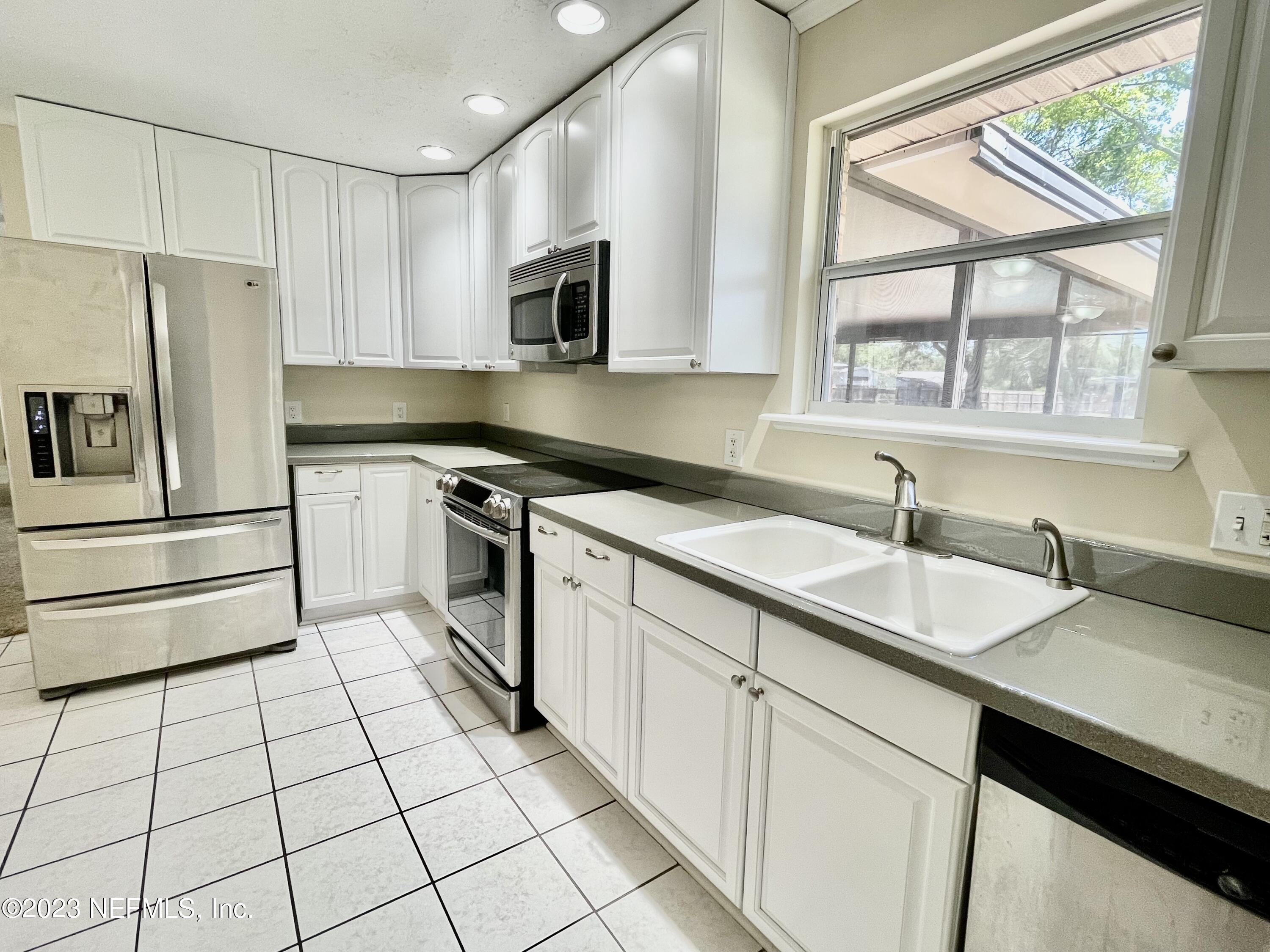 8250 Collins Road Jacksonville, FL 32244 - Photo 7 of 43 Kitchen