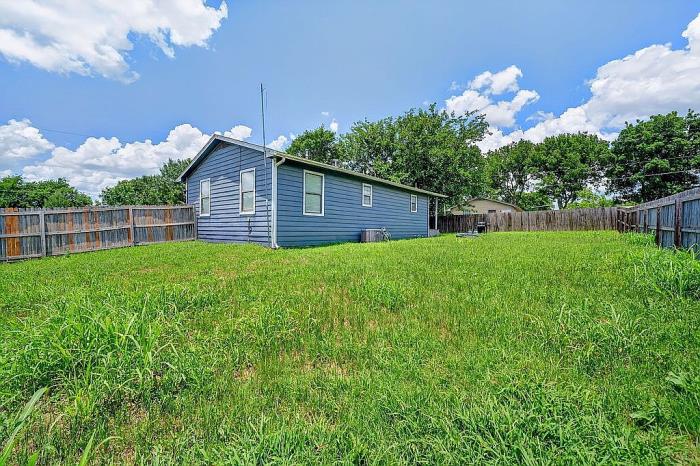 305 South Church Street Blue Ridge, TX 75424 - Photo 18 of 27