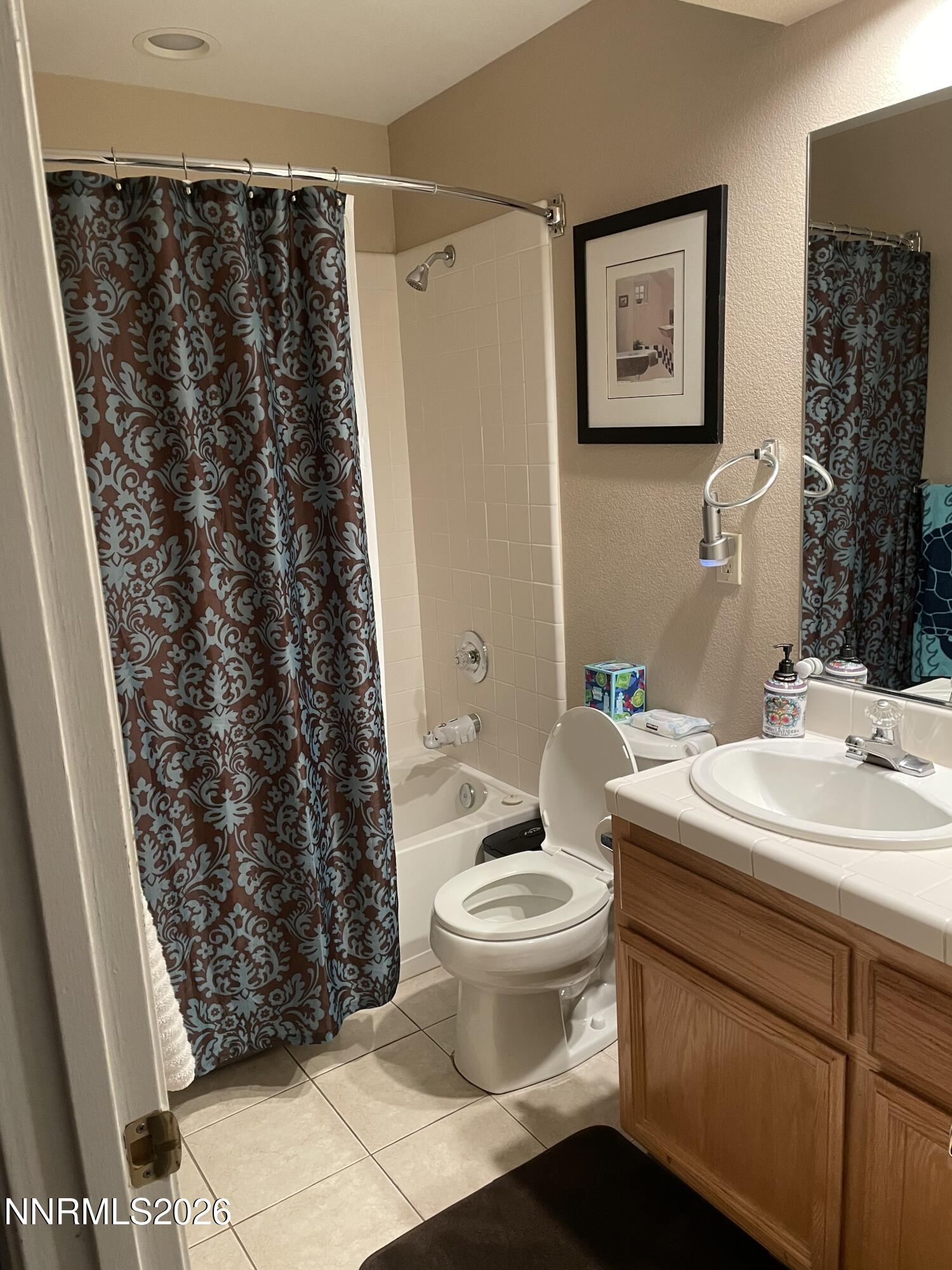 971 University Place Reno, NV 89512 - Photo 12 of 14 Spare Bath