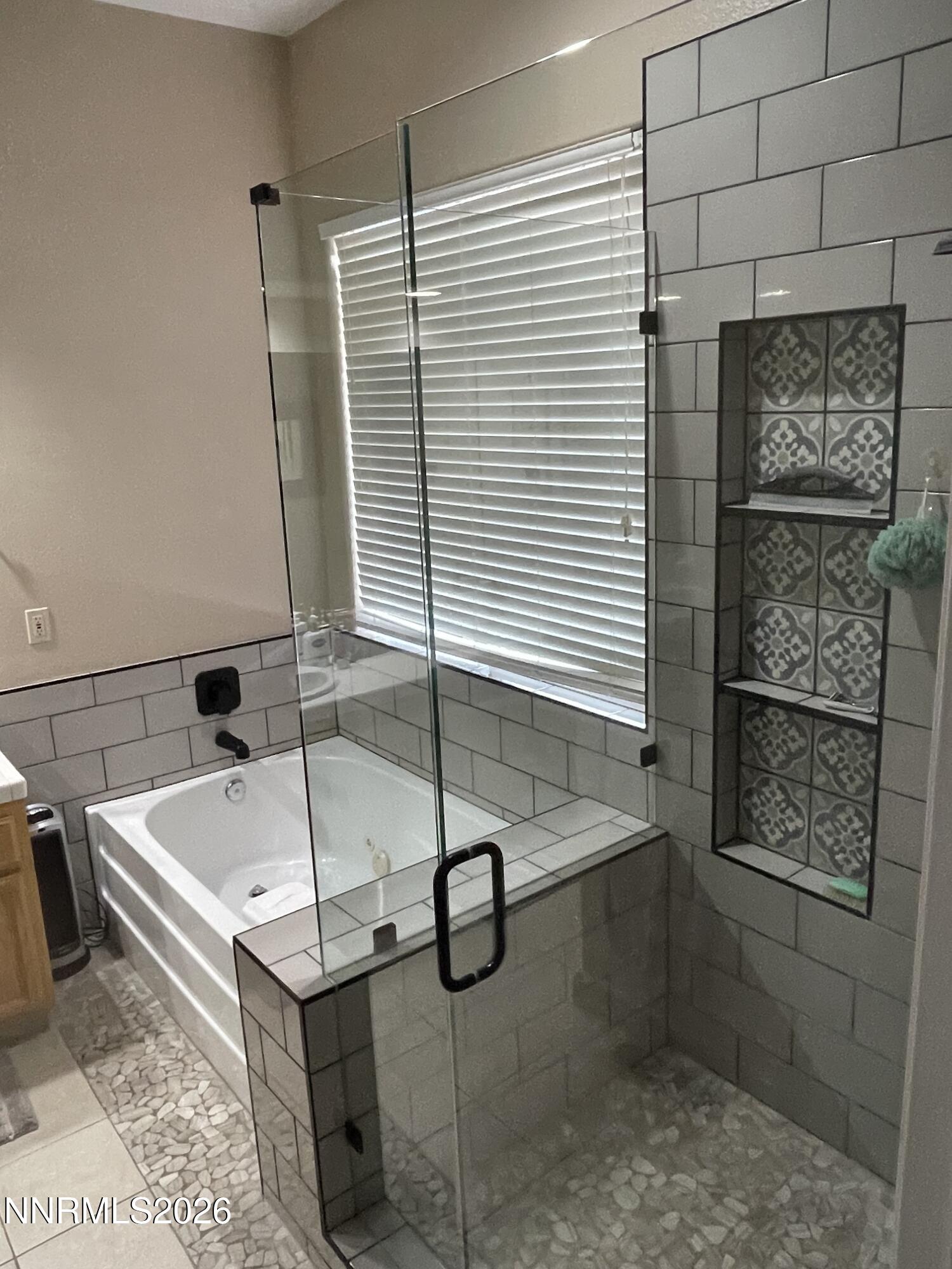 971 University Place Reno, NV 89512 - Photo 9 of 14 Primary Bath
