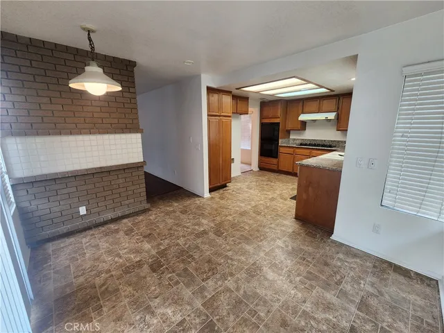 a view of livingroom with furniture