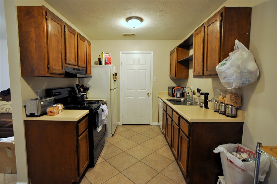 1004 Verde Drive, Unit C Bryan, TX 77801 - Photo 2 of 24