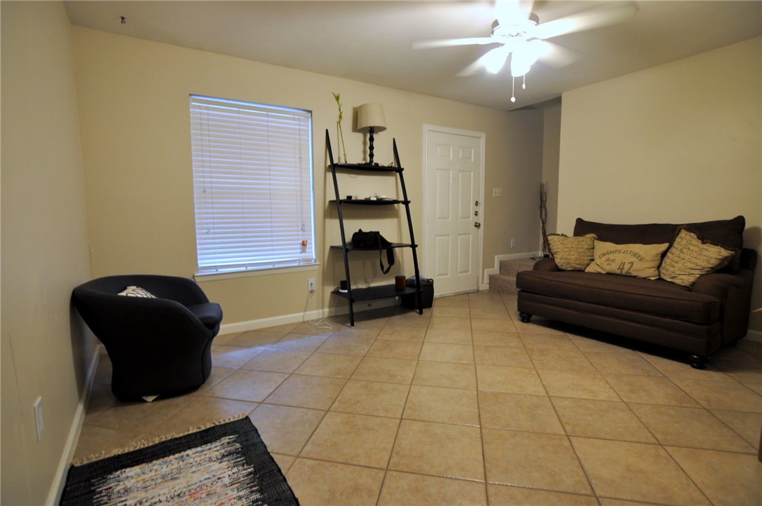 1004 Verde Drive, Unit C Bryan, TX 77801 - Photo 4 of 24