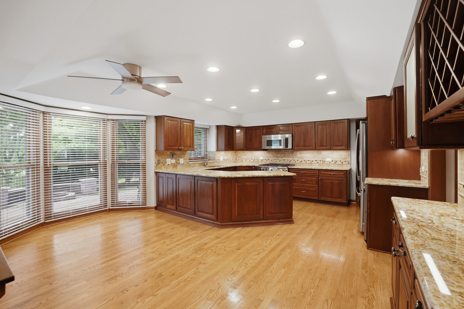 2528 Sun Valley Road Lisle, IL 60532 - Photo 18 of 65