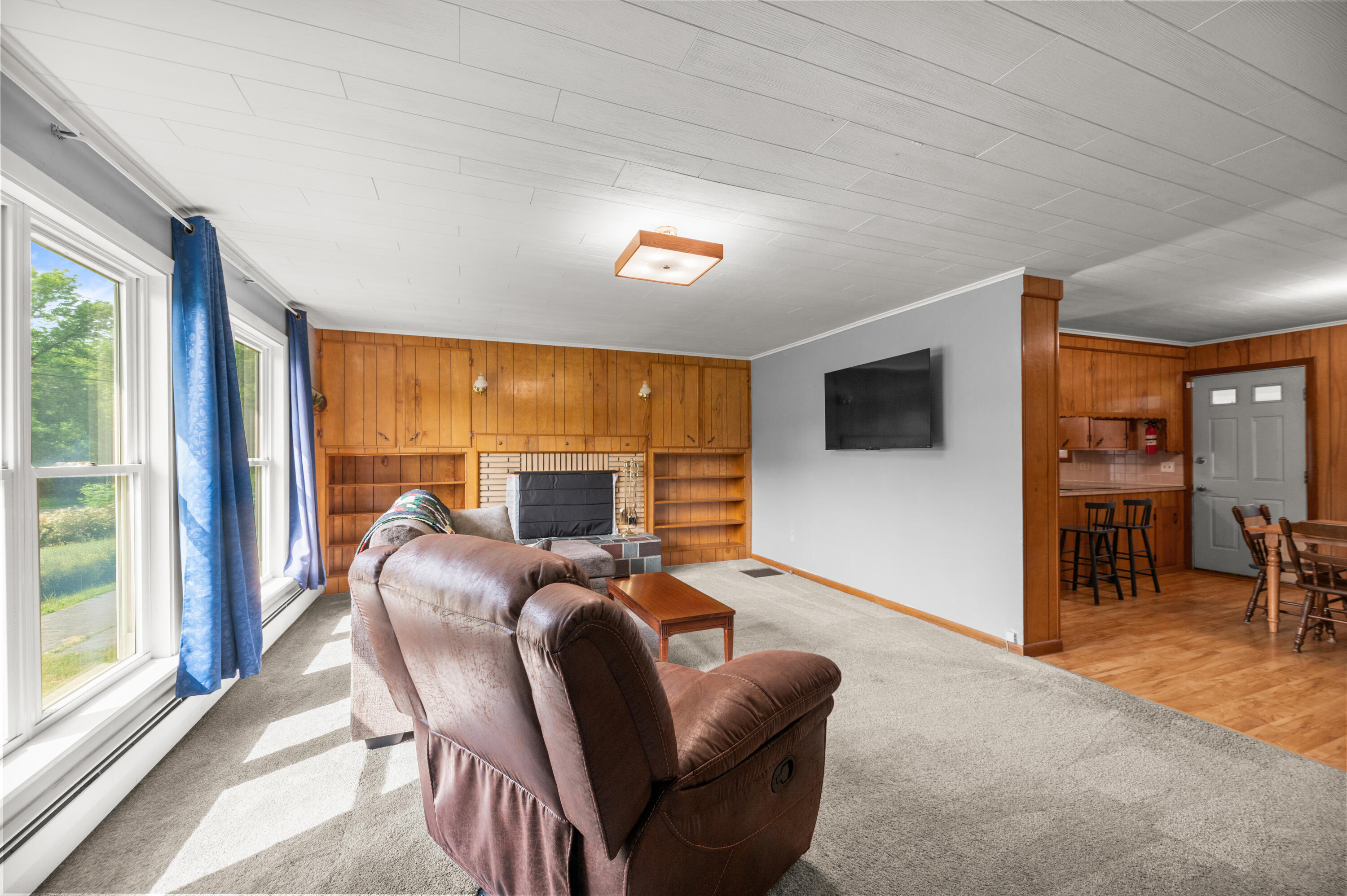 28 North Main Street Burnham, ME 04922 - Photo 27 of 39 Living Room