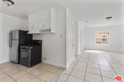 $2,250 | 135 1/2 South Dillon Street, Unit 1/2, Los Angeles, CA 90057
