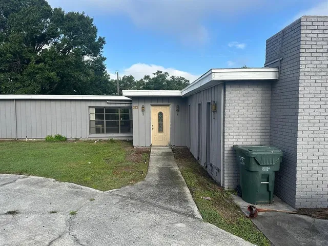 $2,500 | 212 North Chestnut Road, Lakeland, FL 33815