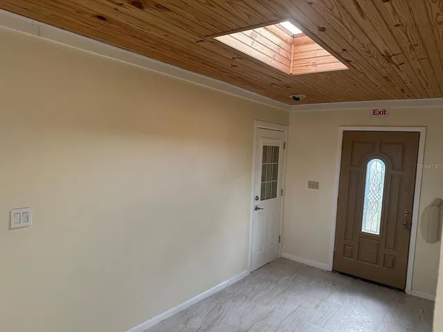 $2,500 | 212 North Chestnut Road, Lakeland, FL 33815