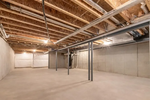 $4,100 | 3024 North Spurway Drive, Ann Arbor, MI 48105