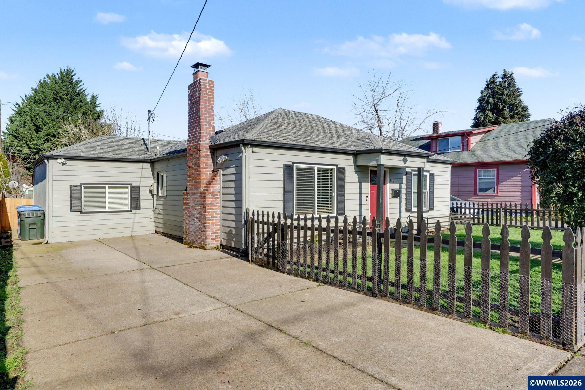 345 23rd Street Northeast Salem, OR 97301 - Photo 2 of 39