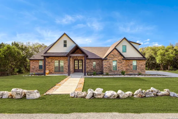 $699,000 | 827 County Road 2801 East, Mico, TX 78056