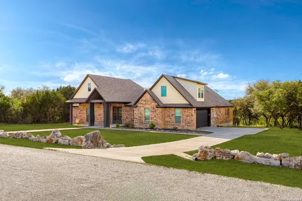 $699,000 | 827 County Road 2801 East, Mico, TX 78056