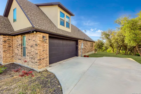 $699,000 | 827 County Road 2801 East, Mico, TX 78056