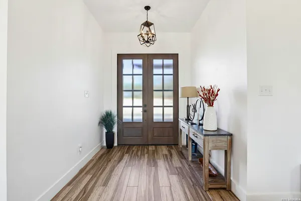 $699,000 | 827 County Road 2801 East, Mico, TX 78056