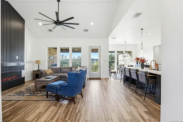 $699,000 | 827 County Road 2801 East, Mico, TX 78056