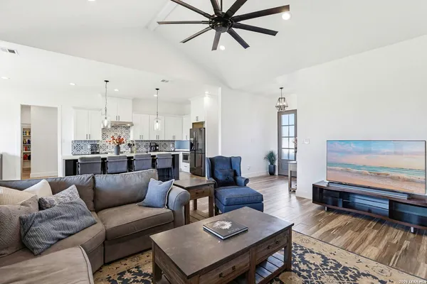 $699,000 | 827 County Road 2801 East, Mico, TX 78056