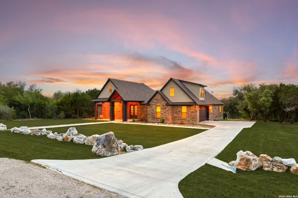 $699,000 | 827 County Road 2801 East, Mico, TX 78056