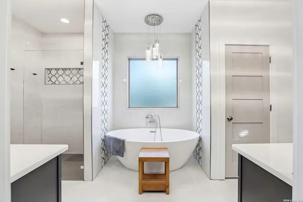 $699,000 | 827 County Road 2801 East, Mico, TX 78056