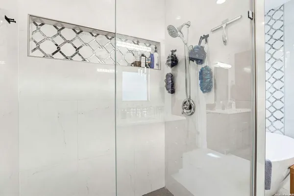 $699,000 | 827 County Road 2801 East, Mico, TX 78056