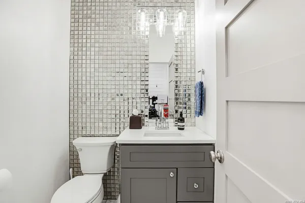 $699,000 | 827 County Road 2801 East, Mico, TX 78056