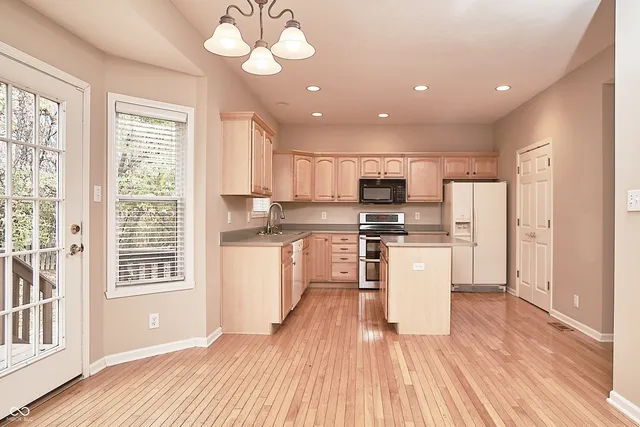 $2,900 | 11202 Timberview Drive, Fishers, IN 46037