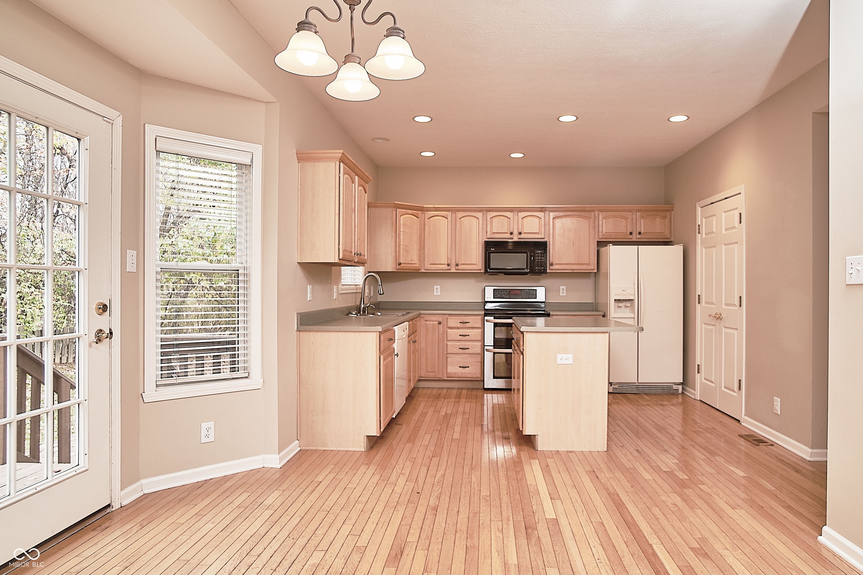 11202 Timberview Drive Fishers, IN 46037 - Photo 12 of 46