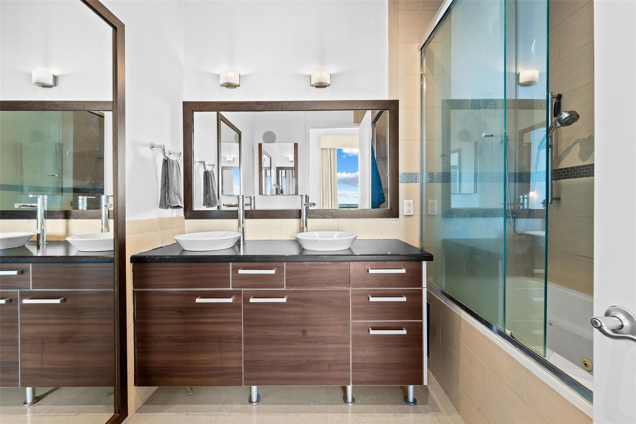 185 Southwest 7th Street, Unit 4403 Miami, FL 33130 - Photo 18 of 24 Photo 18