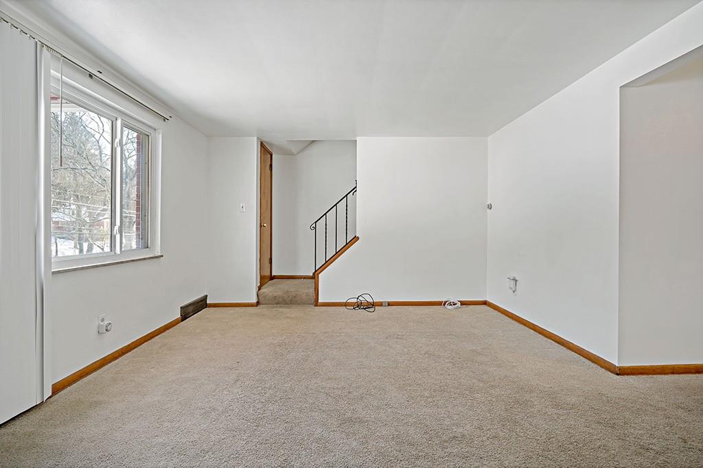 486-488 Long Road Pittsburgh, PA 15235 - Photo 5 of 22 Gallery Image 5