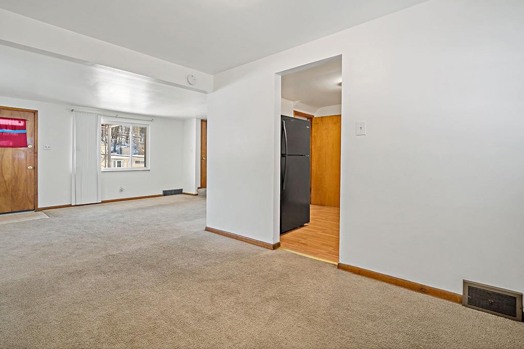486-488 Long Road Pittsburgh, PA 15235 - Photo 7 of 22 Gallery Image 7