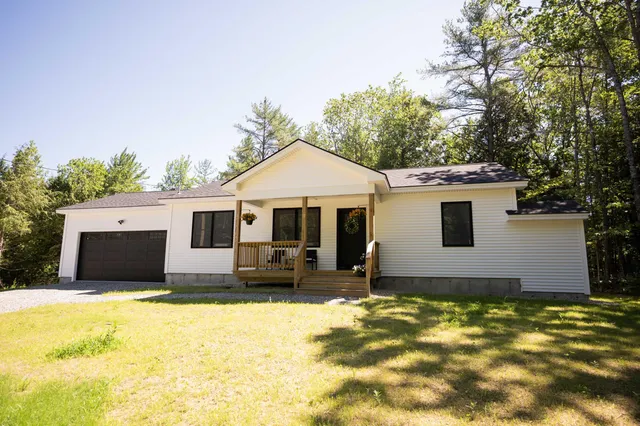 $439,000 | 31 Helena Way, Bridgton, ME 04009