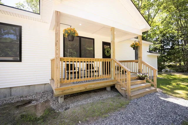 $439,000 | 31 Helena Way, Bridgton, ME 04009