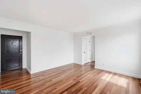 $290,000 | 906 South Washington Street, Unit 307, Alexandria, VA 22314