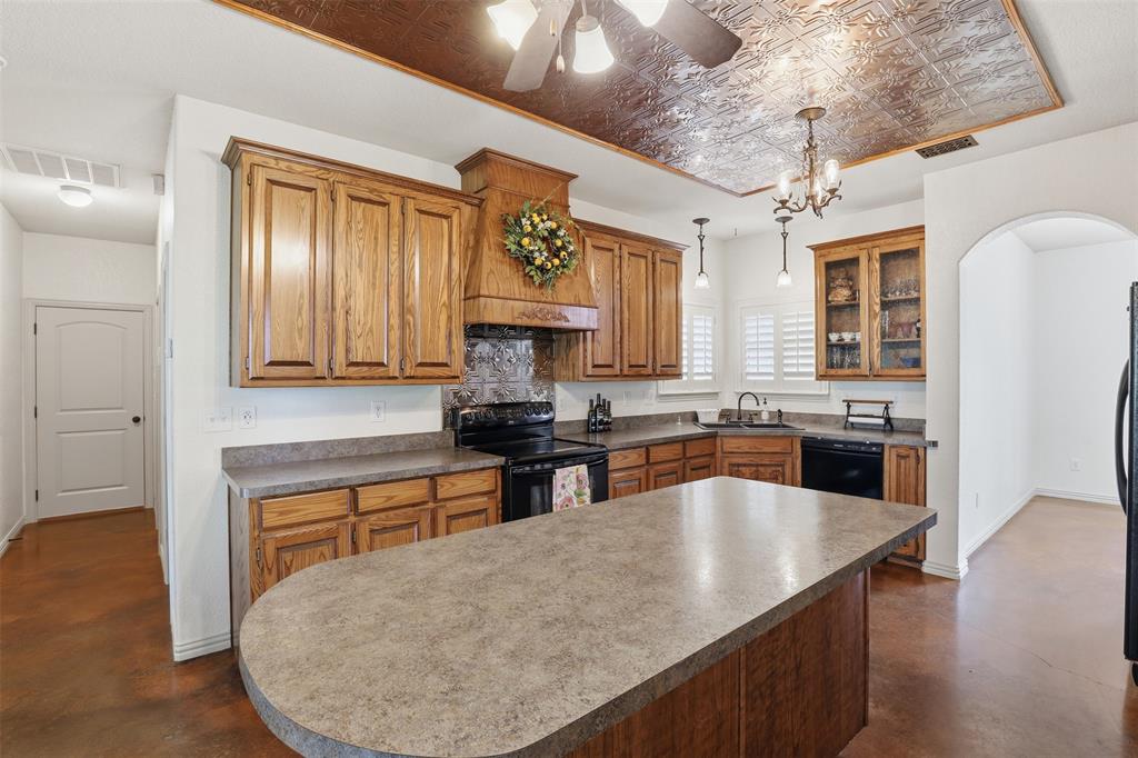 2421 Pecan Springs Road Cleburne, TX 76031 - Photo 17 of 40