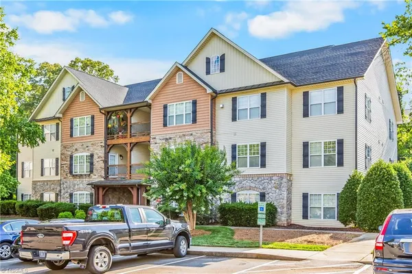 $174,900 | 4752 Tatton Park Circle, Unit 3D, Winston-Salem, NC 27103