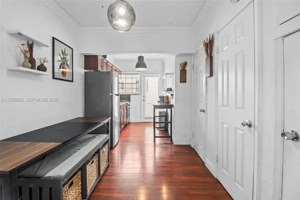 $1,800 | 330 74th Street, Unit 5, Miami Beach, FL 33141