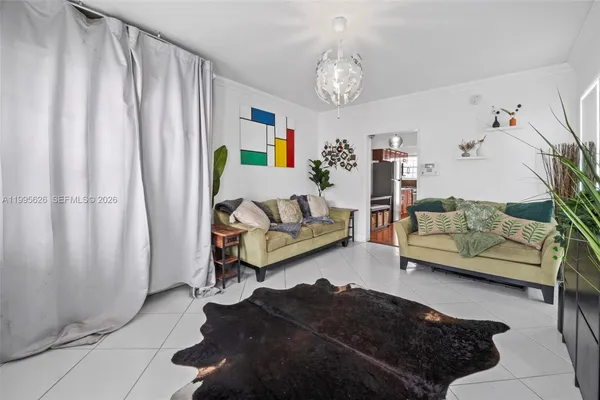 $1,800 | 330 74th Street, Unit 5, Miami Beach, FL 33141