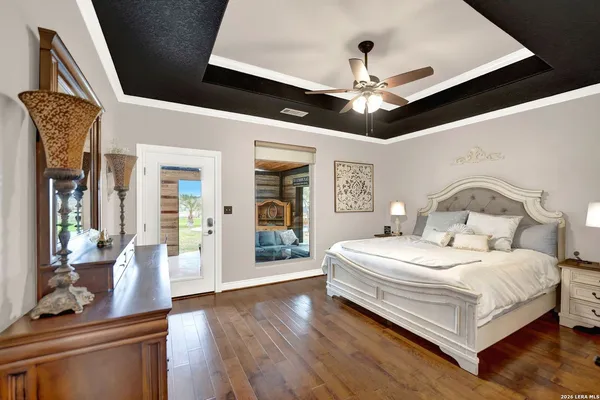 $875,000 | 768 County Road 664, Devine, TX 78016