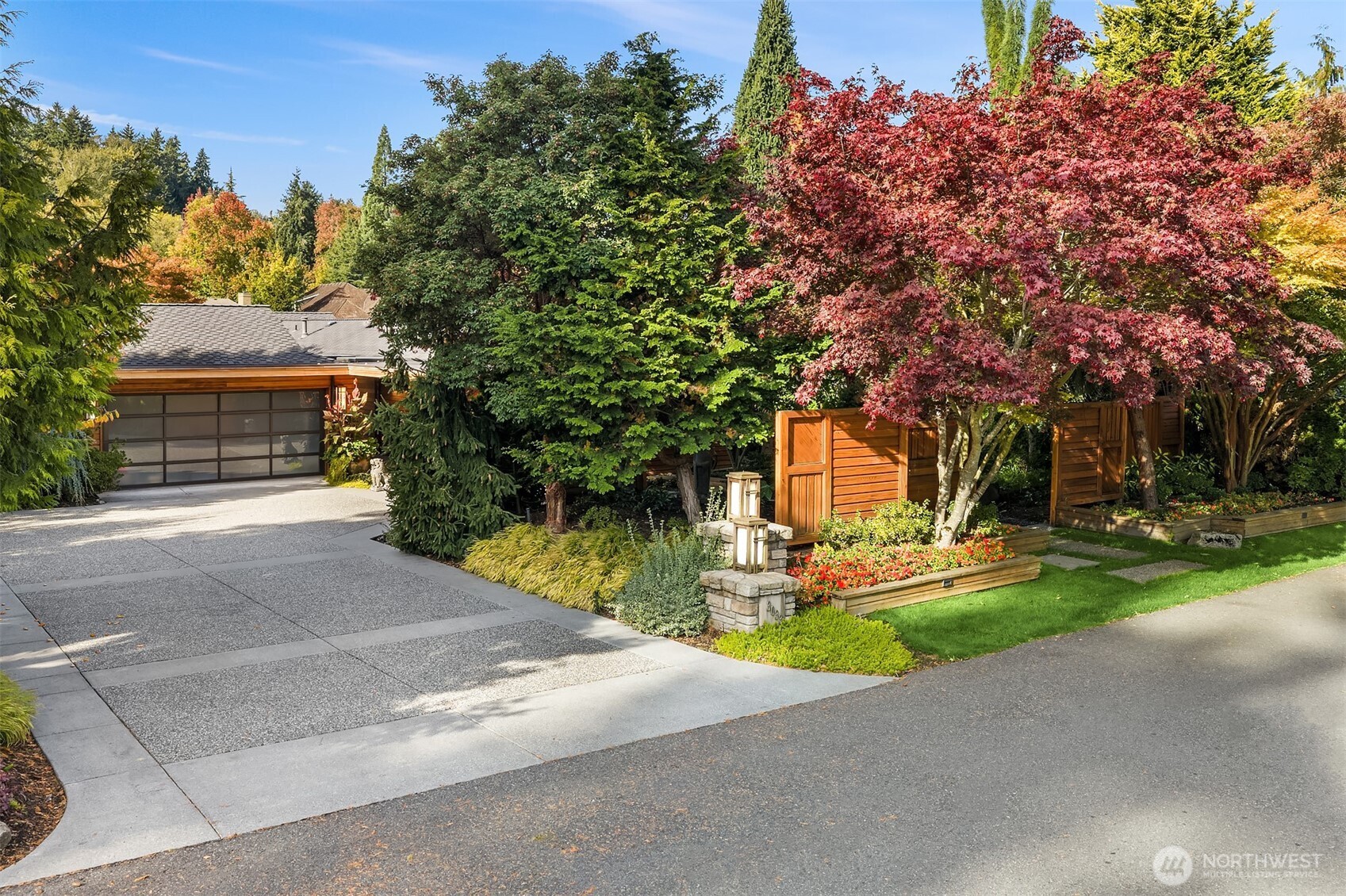 3033 Fairweather Place Hunts Point, WA 98004 - Photo 2 of 36