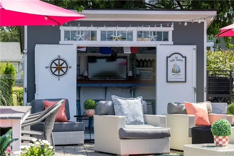 $1,395,000 | 9 Dudley Drive, Narragansett, RI 02882