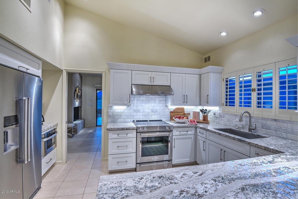 7416 North Tombstone Road Scottsdale, AZ 85258 - Photo 14 of 41 Kitchen Range