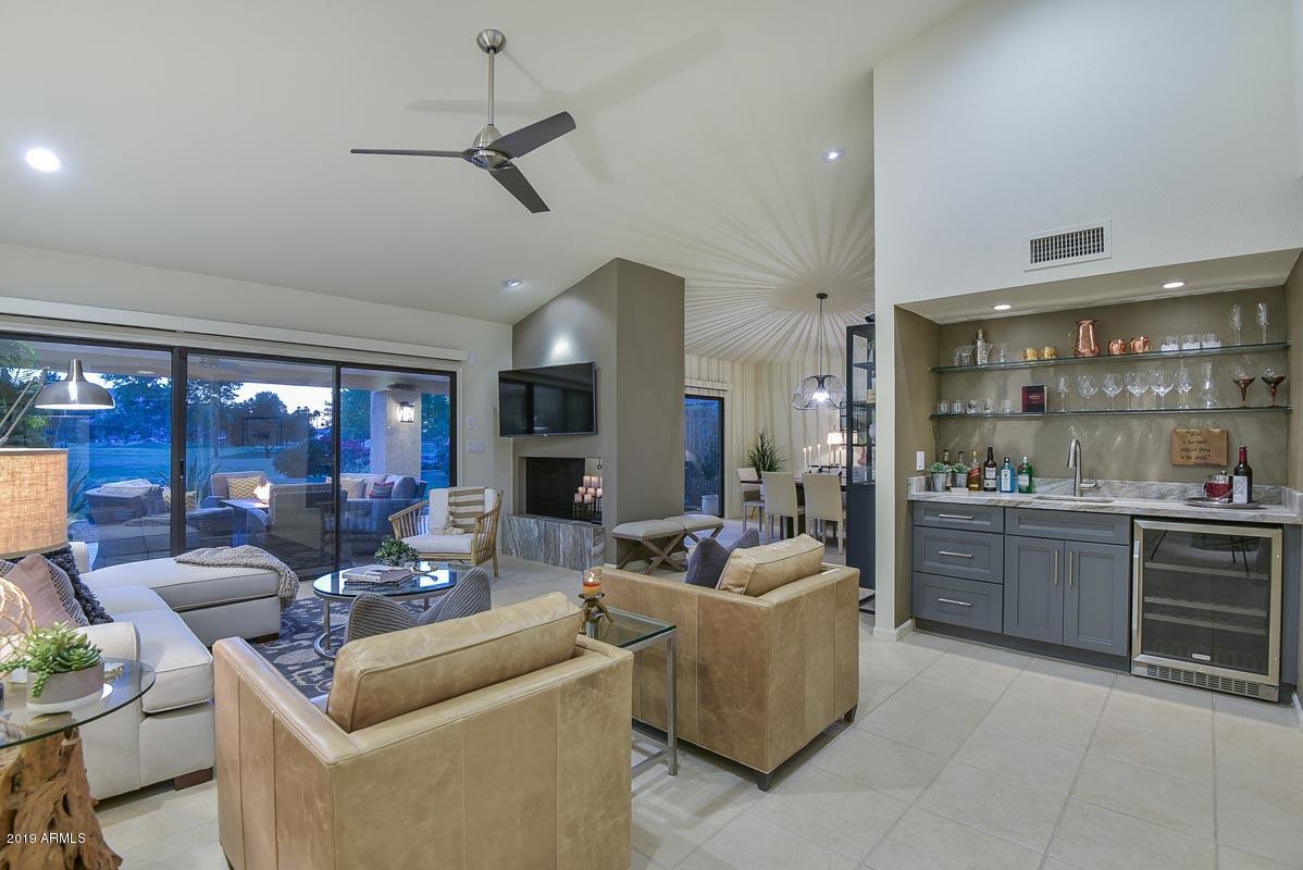 7416 North Tombstone Road Scottsdale, AZ 85258 - Photo 9 of 41 Living Room/Wet Bar