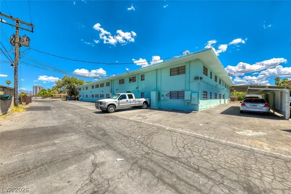 $1,195 | 1700 Rexford Drive, Unit 104, Las Vegas, NV 89104