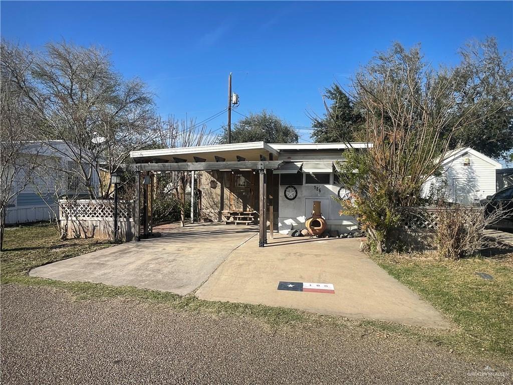 186 London Dr  
