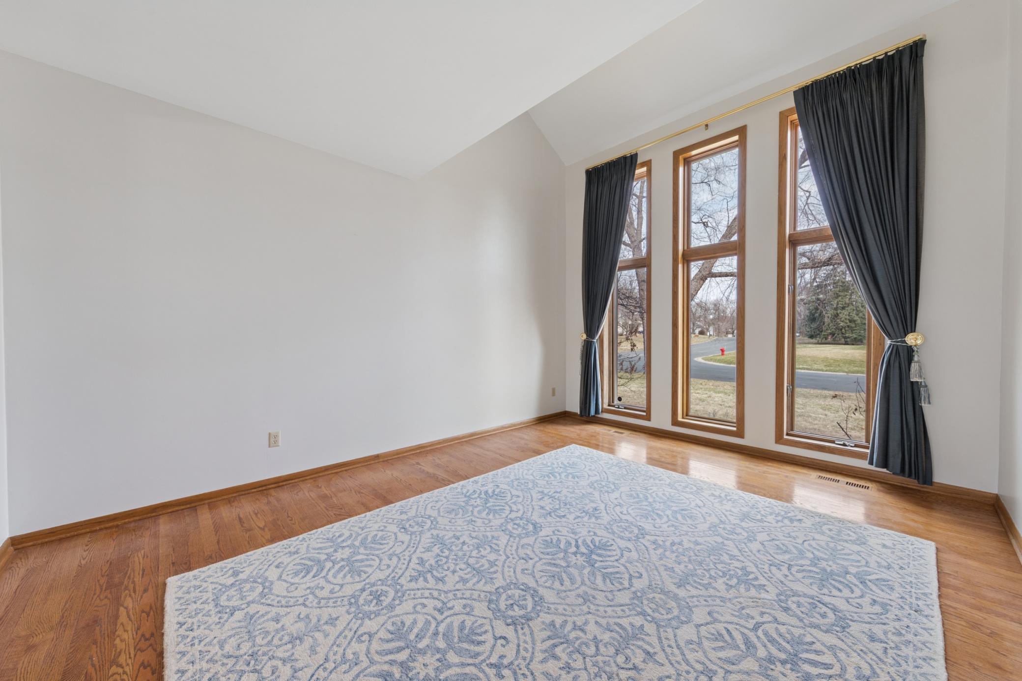 2248 James Street Eagan, MN 55122 - Photo 5 of 39