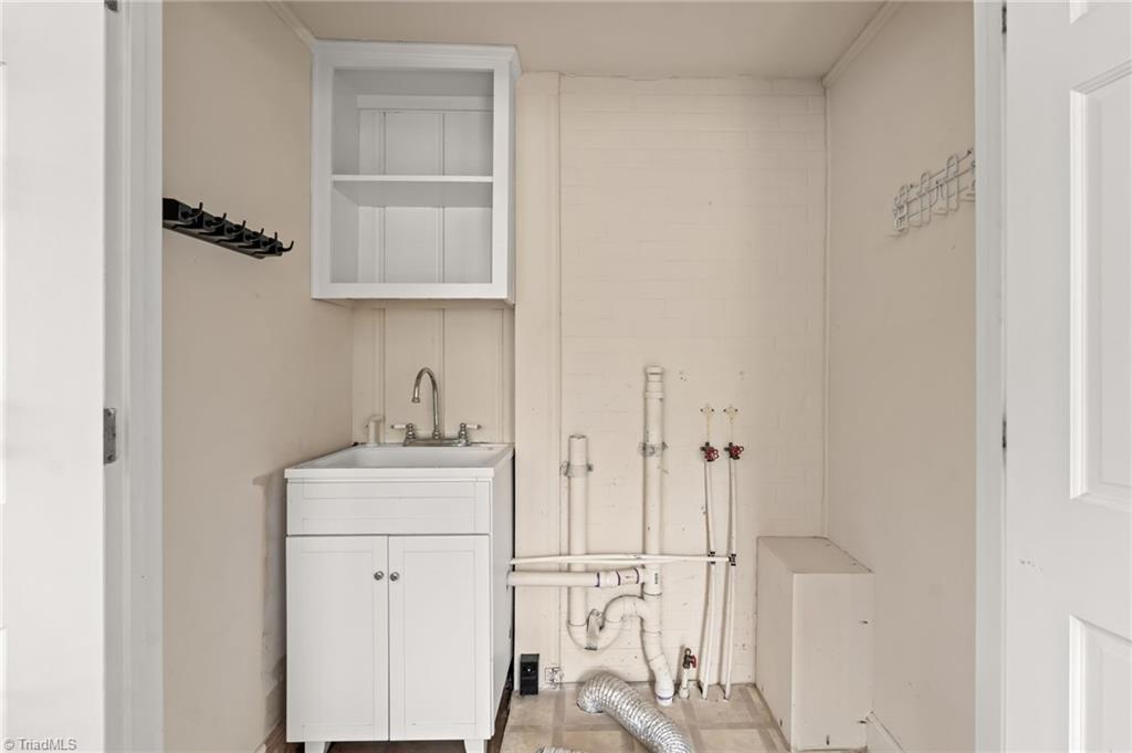 324 Woodrow Avenue High Point, NC 27262 - Photo 19 of 36